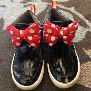 Minnie Mouse shoes size 9